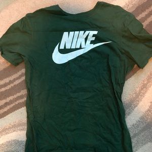 Green Nike short sleeve t-shirt